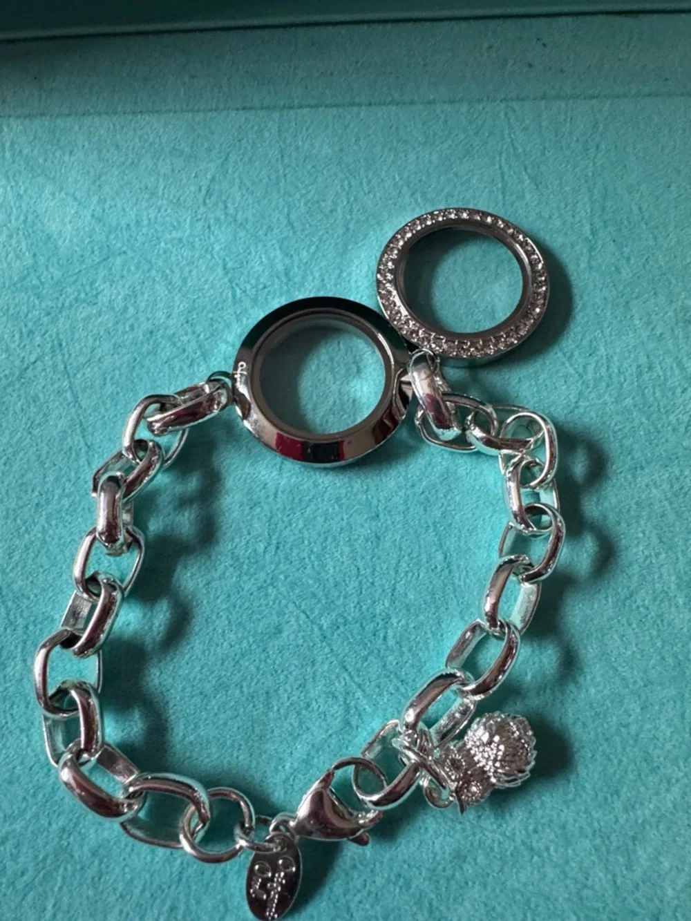 Origami Owl Silver-Tone Chain Bracelet with Paved Circle Locket Charm - Picture 3 of 3